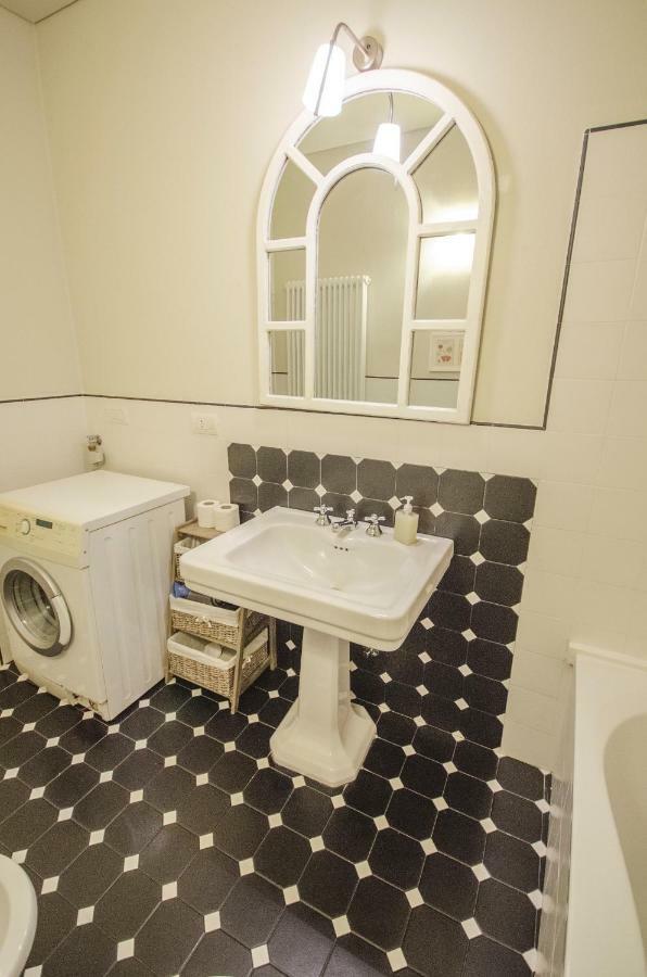 Azeglio Apartment, A Due Passi Da Piazza Maggiore Bologna Kültér fotó